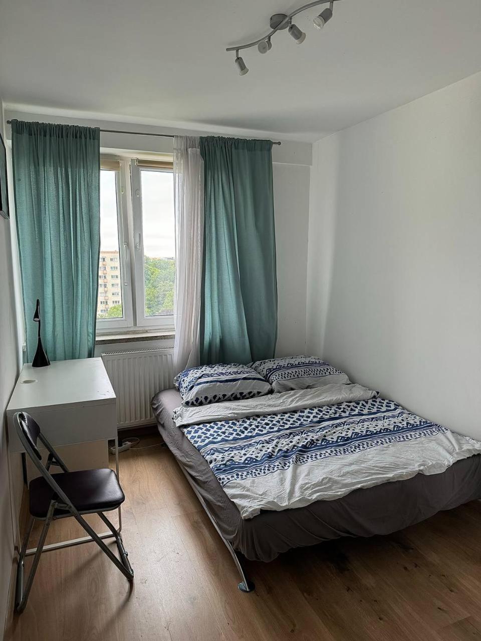 Sm Pokoj Przy Rondzie Daszynskiego Warsaw Luaran gambar